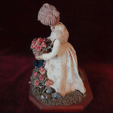 Cargar imagen en el visor de la galería, Artesanía Dominicana, Muñeca Sin Cara, Porcelanicron, Gifina