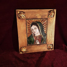 Cargar imagen en el visor de la galería, Recuadro Virgen María En Pasta Y Madera
