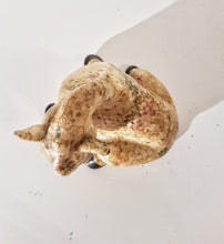 Cargar imagen en el visor de la galería, Antigua Figura Caballito Craquelado Vintage