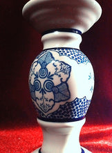 Cargar imagen en el visor de la galería, Porta Cirios De Porcelana