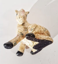 Cargar imagen en el visor de la galería, Antigua Figura Caballito Craquelado Vintage