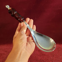 Cargar imagen en el visor de la galería, Cuchara Sopera Antigua Con Mango De Vidrio Ámbar