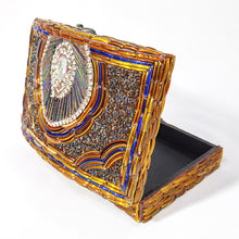 Cargar imagen en el visor de la galería, Caja Cofre Artesanal Vintage Canutillo Chaquira Oriental