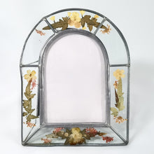 Cargar imagen en el visor de la galería, Antiguo Portarretrato Vintage Vitral Naturaleza Muerta