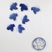 Cargar imagen en el visor de la galería, Antigua Campana Viento Cerámica Azul Aves Vintage Retro