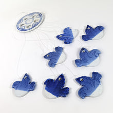 Cargar imagen en el visor de la galería, Antigua Campana Viento Cerámica Azul Aves Vintage Retro