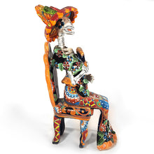 Cargar imagen en el visor de la galería, Catrina de Talavera Mayólica Gerardo García Artesanía 45 cm