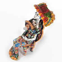 Cargar imagen en el visor de la galería, Catrina de Talavera Mayólica Gerardo García Artesanía 45 cm
