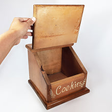 Cargar imagen en el visor de la galería, Antigua Caja Galletero Pan Vintage Amish Pintada a Mano