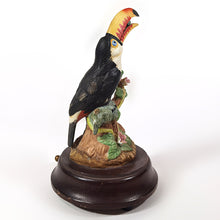 Cargar imagen en el visor de la galería, Antigua Figura Tucán Porcelana Musical Coleccionable Vintage