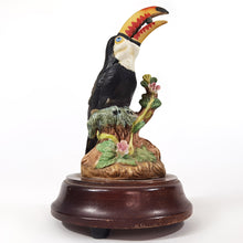 Cargar imagen en el visor de la galería, Antigua Figura Tucán Porcelana Musical Coleccionable Vintage