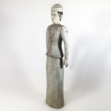 Cargar imagen en el visor de la galería, Antigua Estatua Figura Madera Tallada Hombre Tradicional