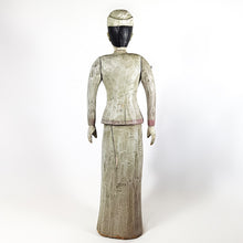 Cargar imagen en el visor de la galería, Antigua Estatua Figura Madera Tallada Hombre Tradicional