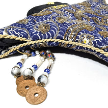 Cargar imagen en el visor de la galería, Antiguo Chaleco Indonesio Batik Decorativo Artesanal Canting