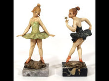 Cargar y reproducir el video en el visor de la galería, Antiguo Par Bailarinas Fontanini Depose Italy Vintage 50s