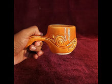 Cargar y reproducir el video en el visor de la galería, Viejo recipiente vintage taza con mango