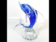 Cargar y reproducir el video en el visor de la galería, Antiguo Delfín Cristal Murano Azul Coleccionable Vintage