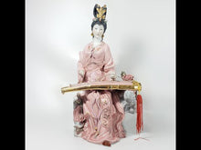 Cargar y reproducir el video en el visor de la galería, Antigua Escultura Geisha Porcelana Japonesa Kisaeng Coreana