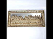 Cargar y reproducir el video en el visor de la galería, Recuadro Espejo Vintage Última Cena en Relieve Plástico Dorado