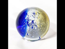 Cargar y reproducir el video en el visor de la galería, Esfera de Cristal con Burbujas, Bola Cristal Relajante, 6.8 kg