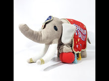 Cargar y reproducir el video en el visor de la galería, Coleccionable Elefante Peluche Barnum Bailey Ringling Bros