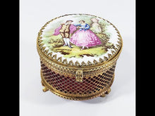 Cargar y reproducir el video en el visor de la galería, Antiguo Alhajero Porcelana Fragonard Metal Filigrana estilo Barroco