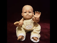Cargar y reproducir el video en el visor de la galería, Bebé Muñeco Plástico Vinil Hiper Realista Coleccionable