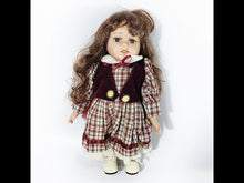 Cargar y reproducir el video en el visor de la galería, Antigua Muñeca Porcelana Pequeña, Coleccionable, 24 Cm