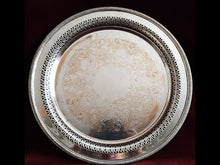 Cargar y reproducir el video en el visor de la galería, Bandeja Baño De Plata Antigua Wm Rogers Mfg Co. Ca. 1960