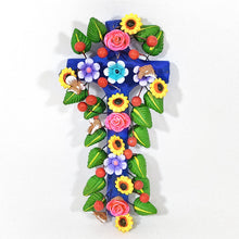 Cargar imagen en el visor de la galería, Artesanía Cruz de Barro Policromado Souvenir Usado 2003
