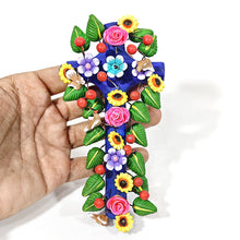 Cargar imagen en el visor de la galería, Artesanía Cruz de Barro Policromado Souvenir Usado 2003
