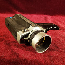 Cargar imagen en el visor de la galería, Camara Vintage 8 mm Bell and Howell Focus Matic 671 / XL
