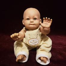 Cargar imagen en el visor de la galería, Bebé Muñeco Plástico Vinil Hiper Realista Coleccionable
