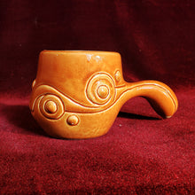 Cargar imagen en el visor de la galería, Viejo recipiente vintage taza con mango
