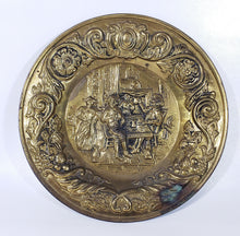 Cargar imagen en el visor de la galería, Antiguo Par de Platos de Latón hechos en Inglaterra, 30 cm
