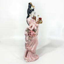 Cargar imagen en el visor de la galería, Figura de Porcelana Antigua Japonesa Geisha, hecha a mano
