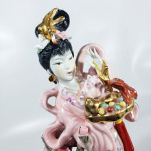 Cargar imagen en el visor de la galería, Figura de Porcelana Antigua Japonesa Geisha, hecha a mano
