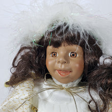 Cargar imagen en el visor de la galería, Muñeca Ángel Afroamericano De Porcelana Vintage
