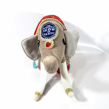 Cargar imagen en el visor de la galería, Coleccionable Elefante Peluche Barnum Bailey Ringling Bros
