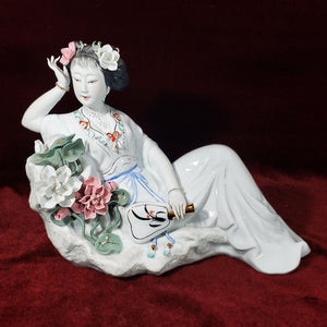 Antiguo Figura Geisha Porcelana Grande con Flores, 2 kg