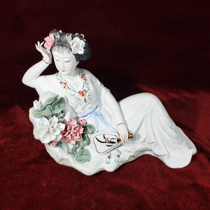 Antiguo Figura Geisha Porcelana Grande con Flores, 2 kg