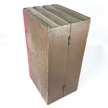 Cargar imagen en el visor de la galería, Antigua Caja Vinos forma Enciclopedia Libros, Cava Vintage
