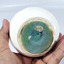 Cargar imagen en el visor de la galería, Portavelas Antiguo de Porcelana Decoración Flores Azules
