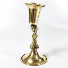 Cargar imagen en el visor de la galería, Antiguo Portavelas Querubín Bronce Pequeño Candelabro Vintage
