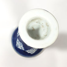 Cargar imagen en el visor de la galería, Portavelas Vintage Porcelana Azul Silvestri Hecho a Mano
