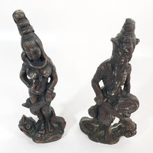 Cargar imagen en el visor de la galería, Par Figuras Antiguas Guerreros Orientales sobre Pez Dragón
