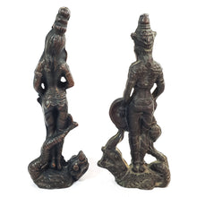 Cargar imagen en el visor de la galería, Par Figuras Antiguas Guerreros Orientales sobre Pez Dragón
