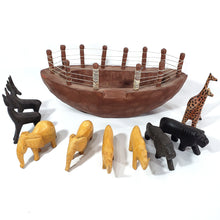 Cargar imagen en el visor de la galería, Figura Escultura Vintage Arca de Noé Animales Tallada en Madera
