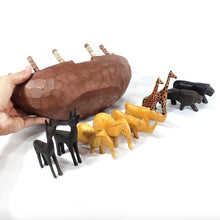 Cargar imagen en el visor de la galería, Figura Escultura Vintage Arca de Noé Animales Tallada en Madera
