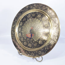 Cargar imagen en el visor de la galería, Antiguo Plato Decorativo Pavo Real Cobre India Grabado 29 cm
